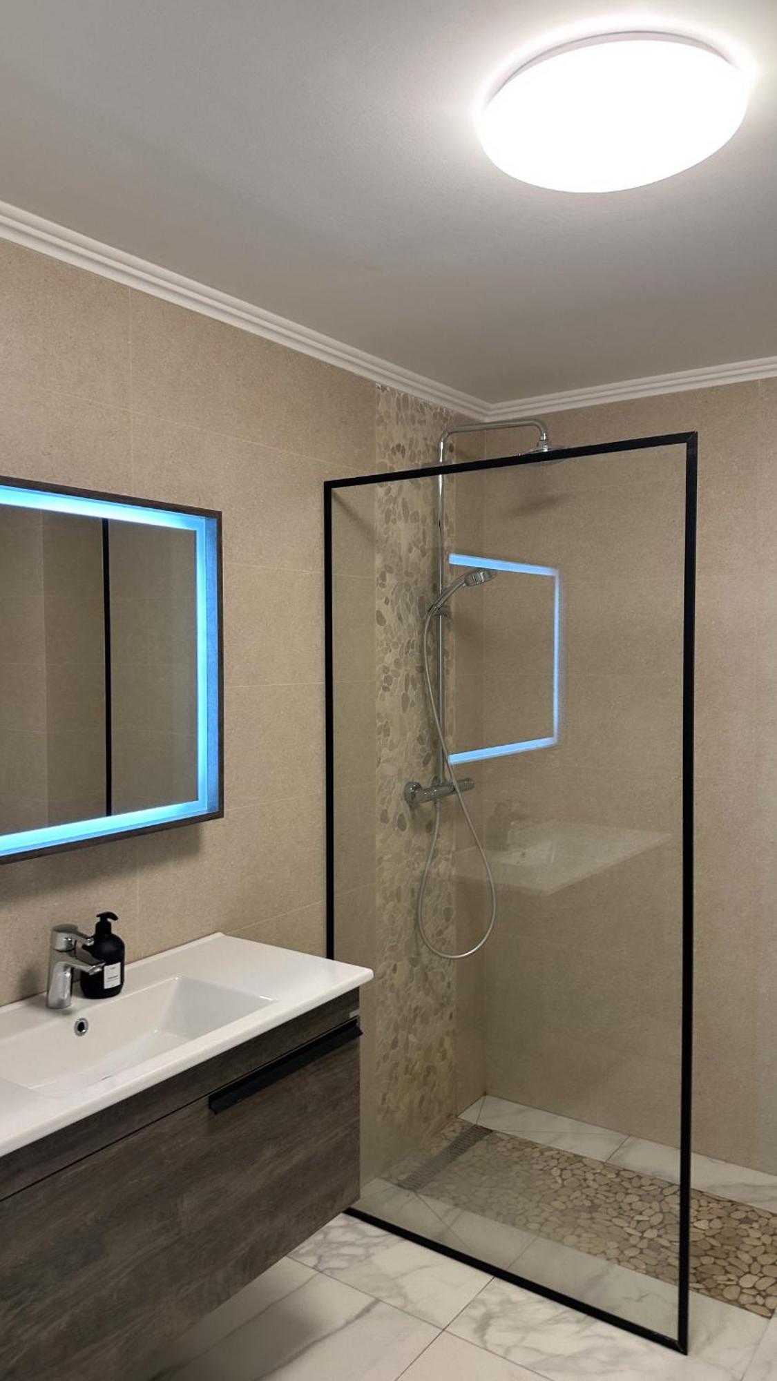 Free Parking Skanderbeg Square - Spacious Central Apartment Tiranë Ngoại thất bức ảnh