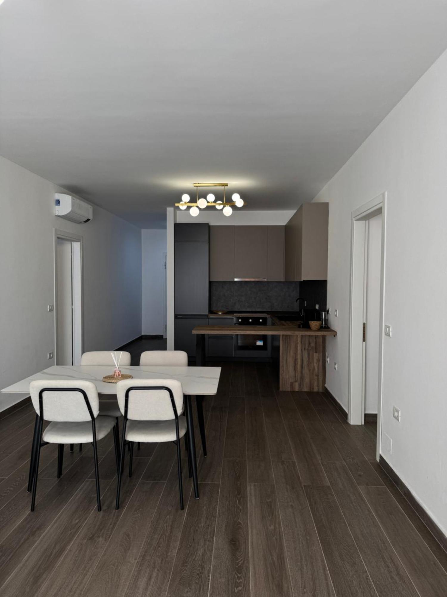 Free Parking Skanderbeg Square - Spacious Central Apartment Tiranë Ngoại thất bức ảnh