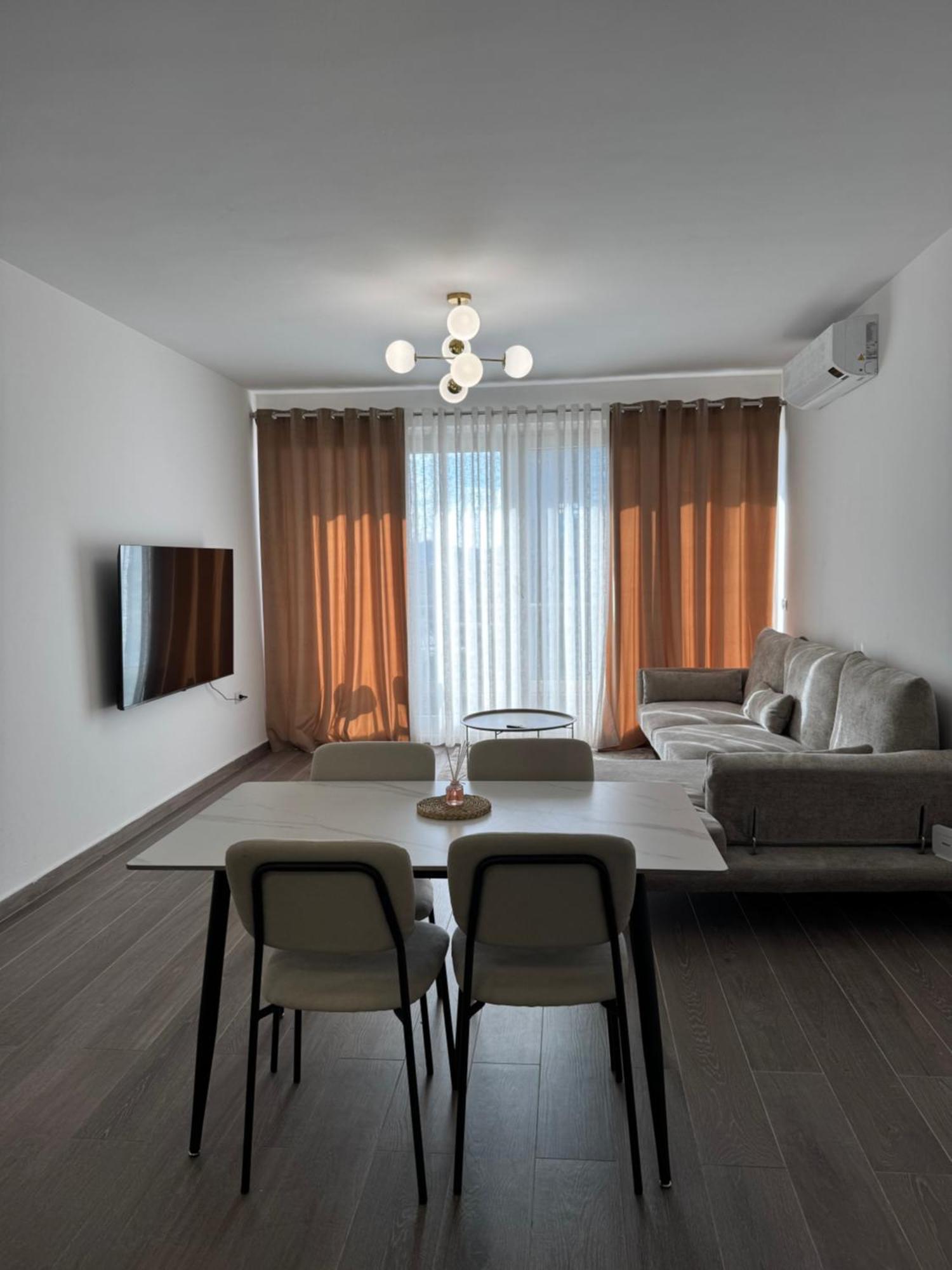 Free Parking Skanderbeg Square - Spacious Central Apartment Tiranë Ngoại thất bức ảnh