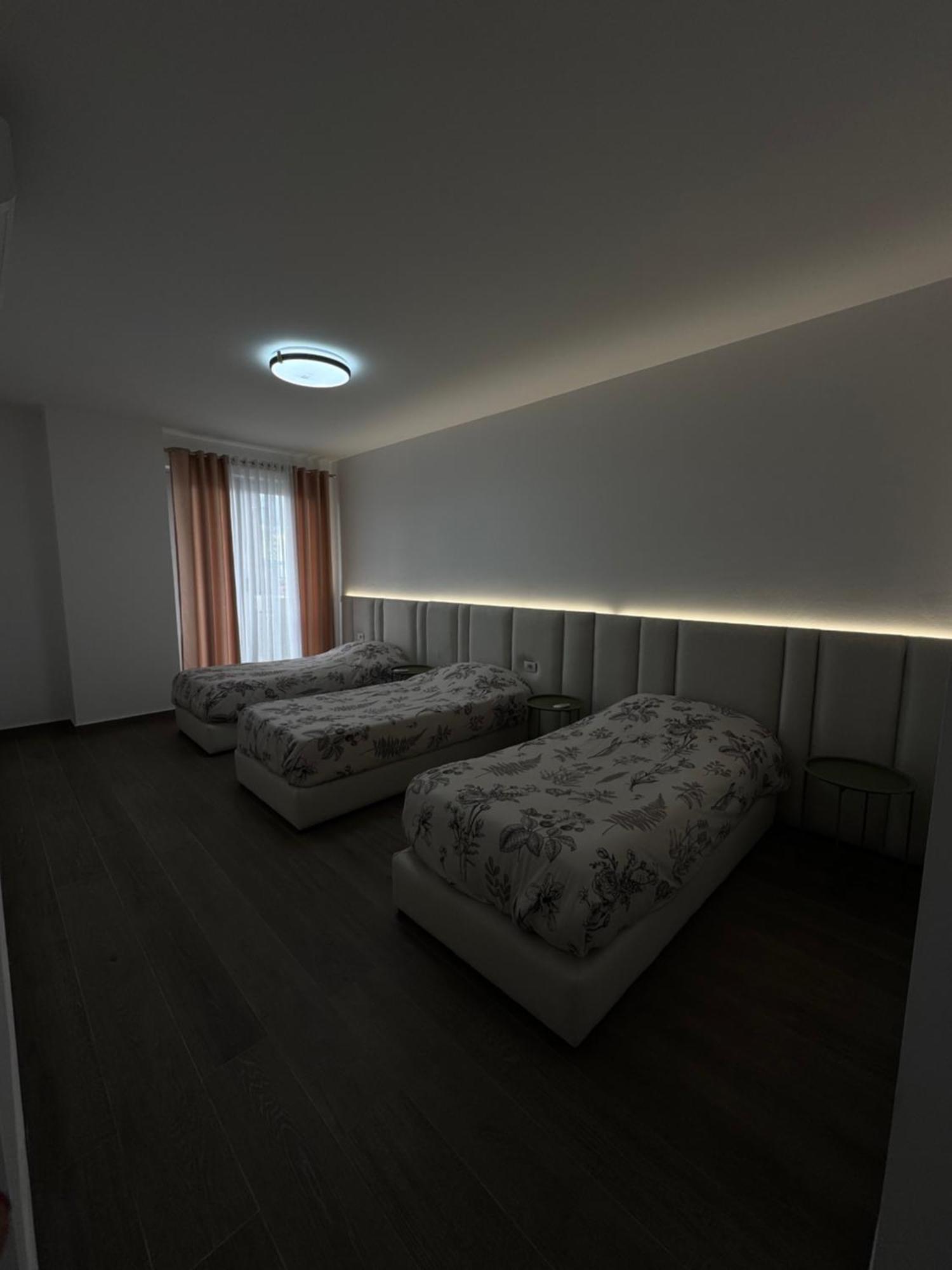 Free Parking Skanderbeg Square - Spacious Central Apartment Tiranë Ngoại thất bức ảnh