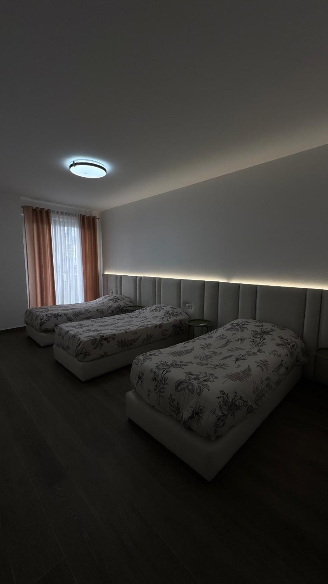 Free Parking Skanderbeg Square - Spacious Central Apartment Tiranë Ngoại thất bức ảnh