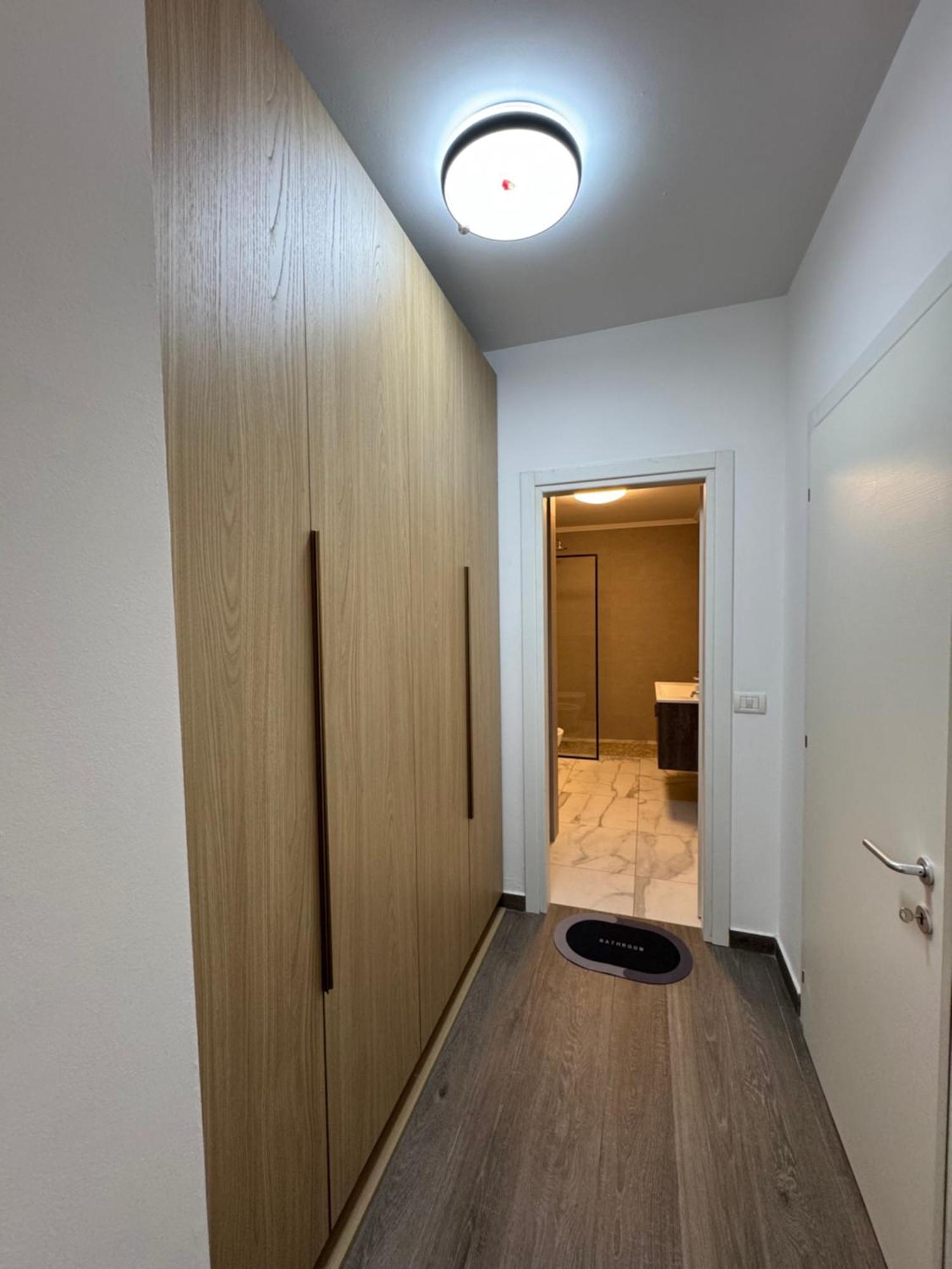 Free Parking Skanderbeg Square - Spacious Central Apartment Tiranë Ngoại thất bức ảnh